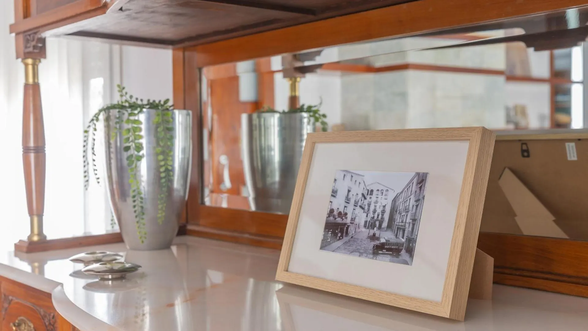 Mazi Apartments Colon Vic